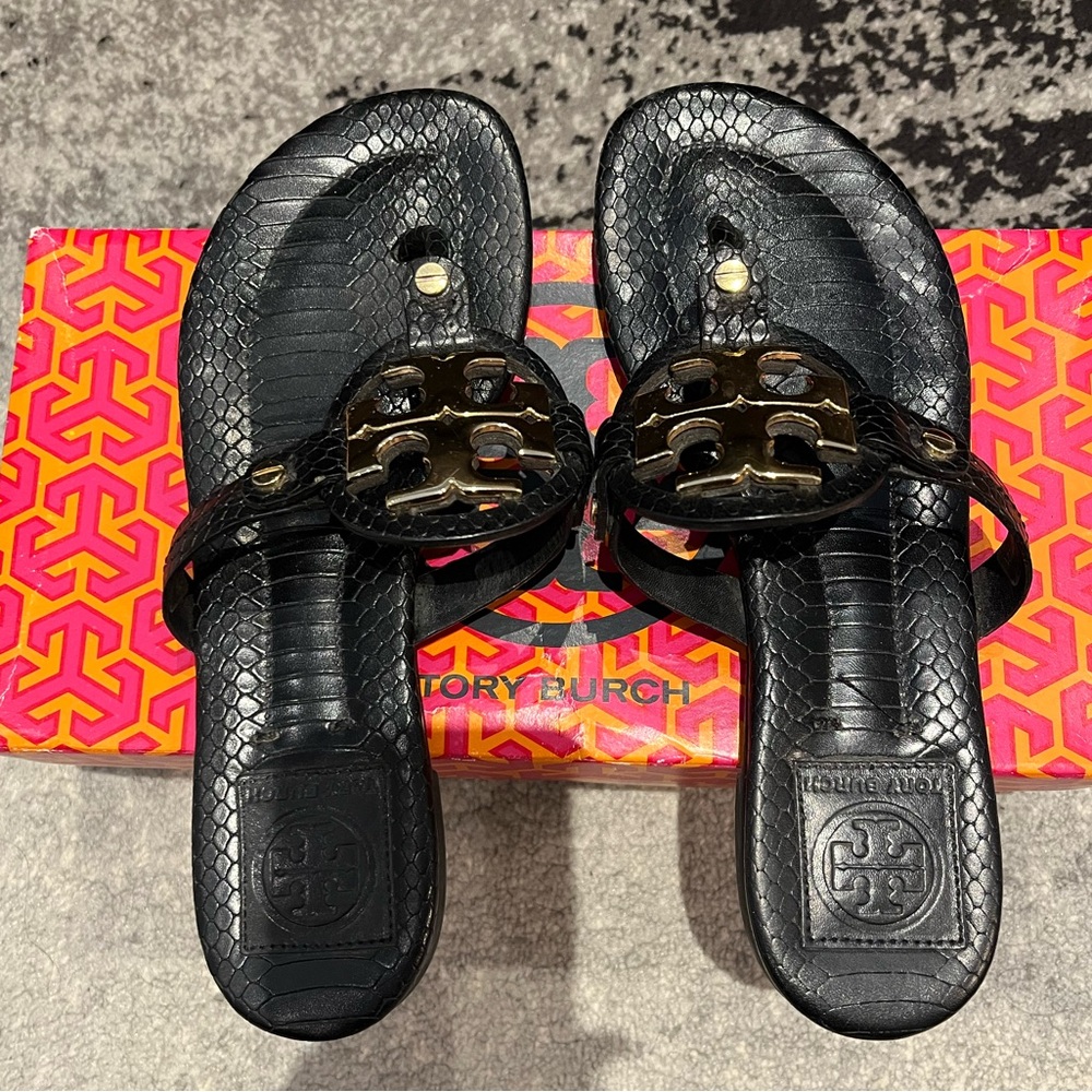 Tory Burch Black Leather Sandals with Medallion Logo size 6.5